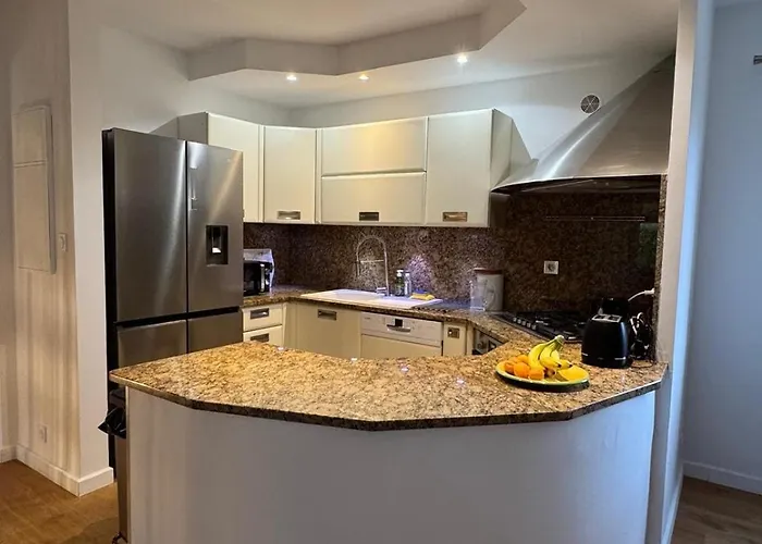 Bord De Mer, Piscine, Tennis * 切尔维奥内